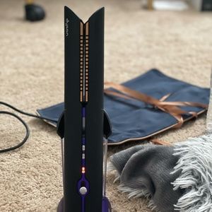 Dyson Corrale Black & Purple